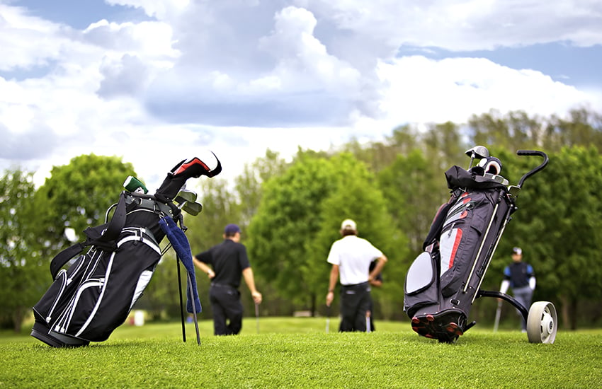 The cost to ship golf clubs with Luggage Free